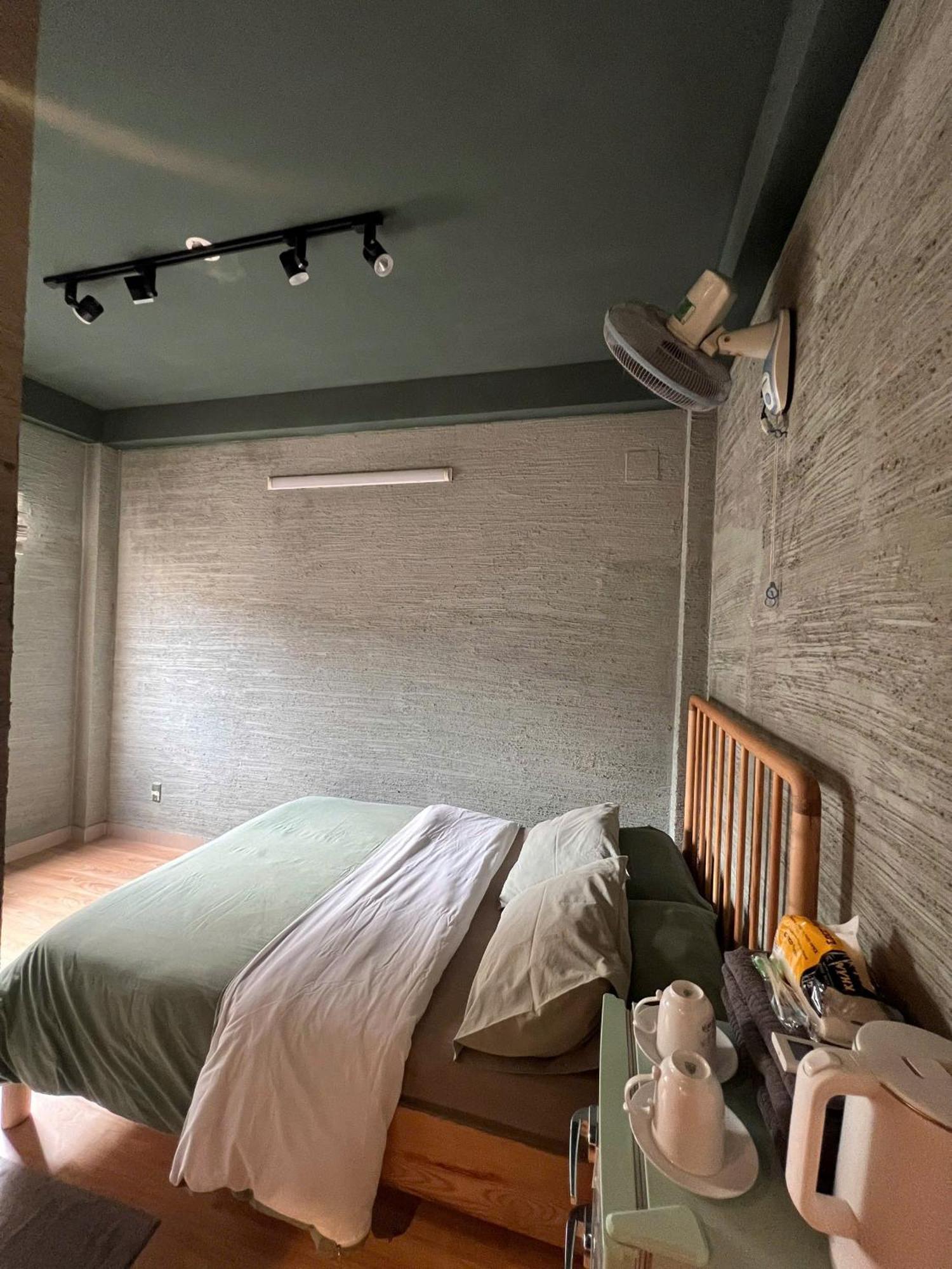 Meow & Cafe 2 Khách sạn TP. Hồ Chí Minh
